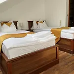 Bassiana Es Etterem Hotell