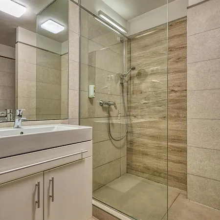 Bassiana és étterem 4*