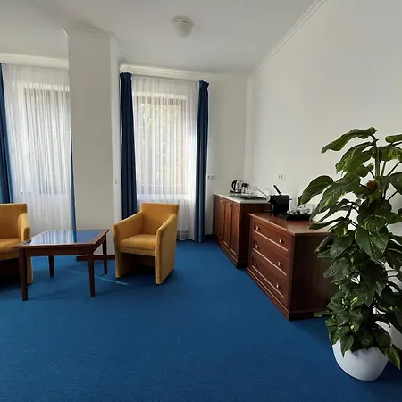 Hotel Bassiana Es Etterem 4*