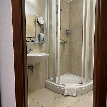 Bassiana Es Etterem 4* Sarvar