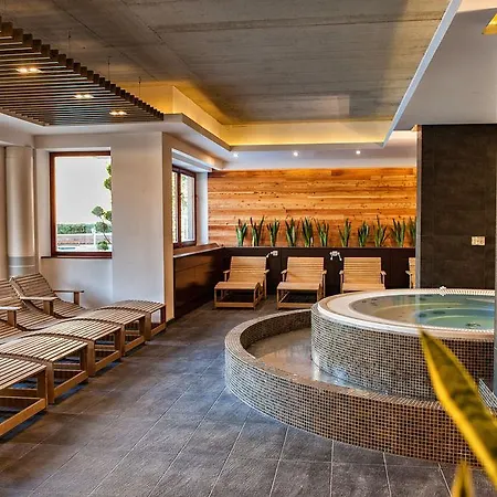 Hotel Bassiana Es Etterem 4*